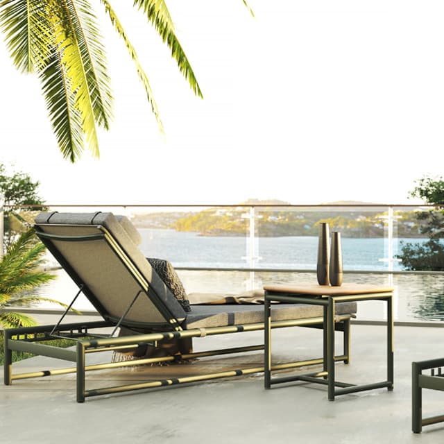 Outdoor Loungers & Daybeds